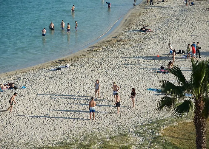 Seafront I Pretty Bay *