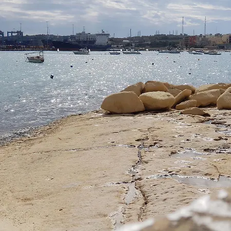 Pretty Bay Daire Birżebbuġa
