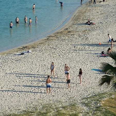 Seafront I Pretty Bay *