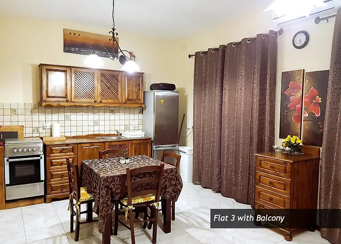 Seafront I Pretty Bay Апартаменты *